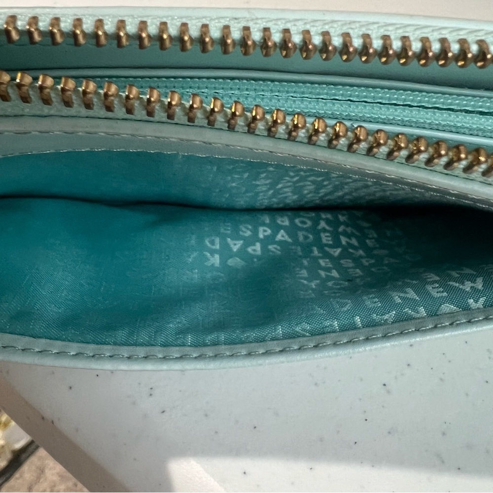 Kate Spade Graphic New Horizons Out Of Office Kaden Aqua Wallet. - Picture 8 of 9